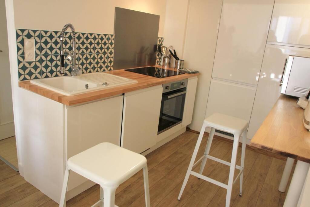 Superbe Duplex De 70M2 Avec 2 Chambres En Hyper Centre Au Calme Sur Cour Classe 3 Etoiles Avec Parking En Option La Rochelle  Eksteriør billede