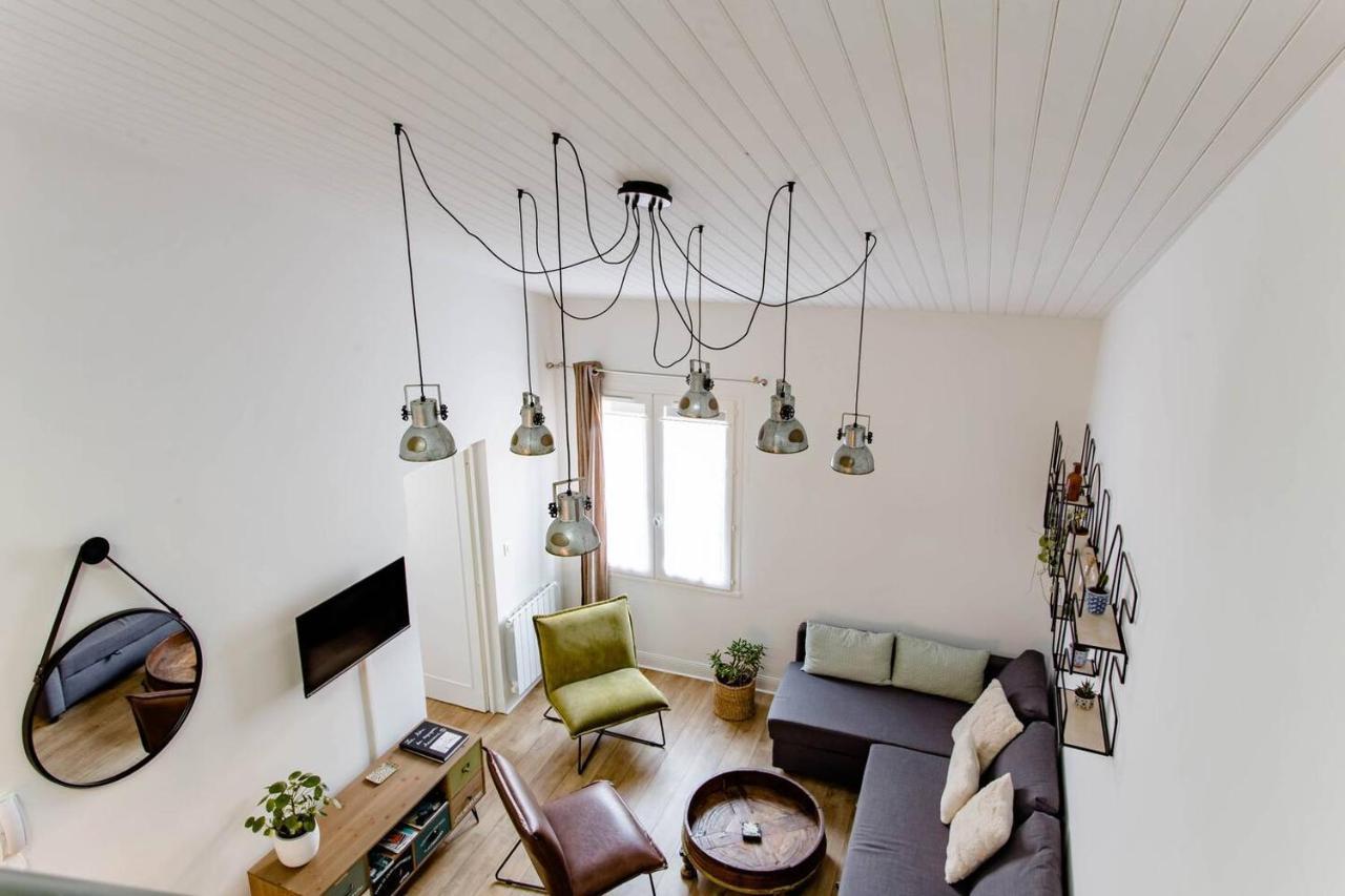 Superbe Duplex De 70M2 Avec 2 Chambres En Hyper Centre Au Calme Sur Cour Classe 3 Etoiles Avec Parking En Option La Rochelle  Eksteriør billede