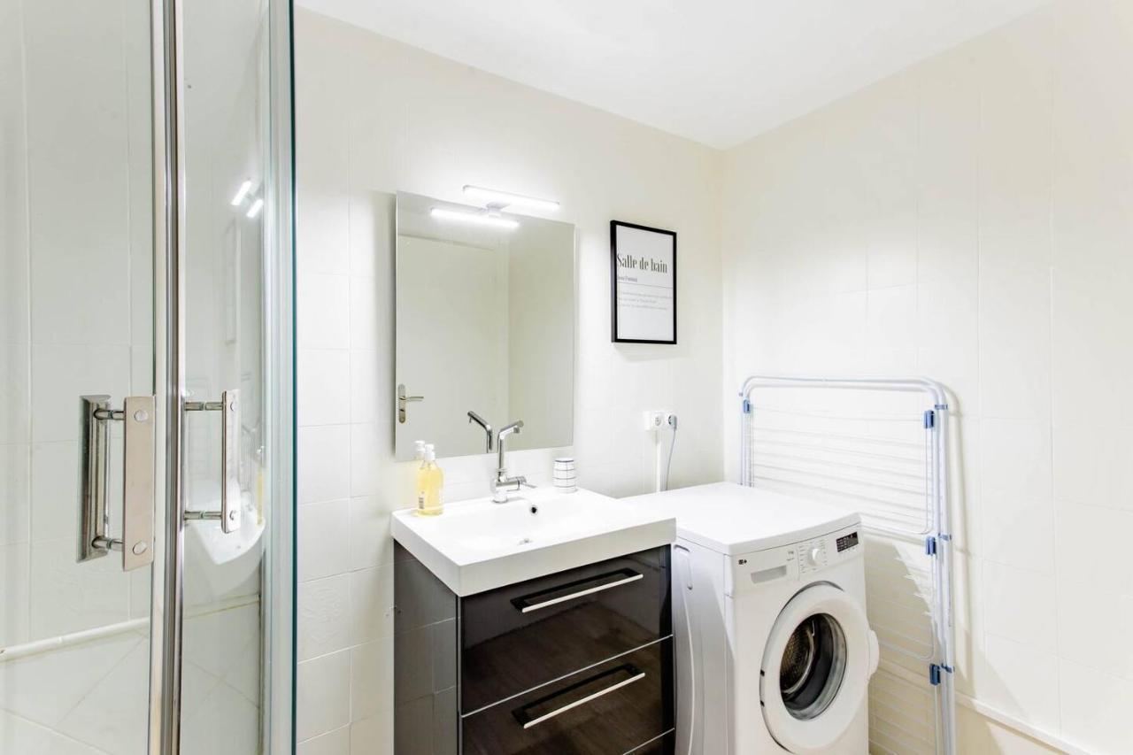 Superbe Duplex De 70M2 Avec 2 Chambres En Hyper Centre Au Calme Sur Cour Classe 3 Etoiles Avec Parking En Option La Rochelle  Eksteriør billede