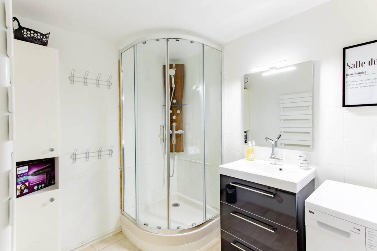 Superbe Duplex De 70M2 Avec 2 Chambres En Hyper Centre Au Calme Sur Cour Classe 3 Etoiles Avec Parking En Option La Rochelle  Eksteriør billede